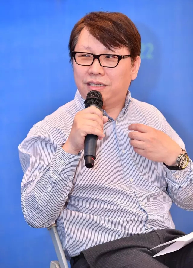 中國建筑學會建筑師分會理事、天華集團董事、總建筑師黃向明